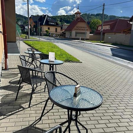 Penzion A Restaurace Na Salasi Hutisko Екстериор снимка