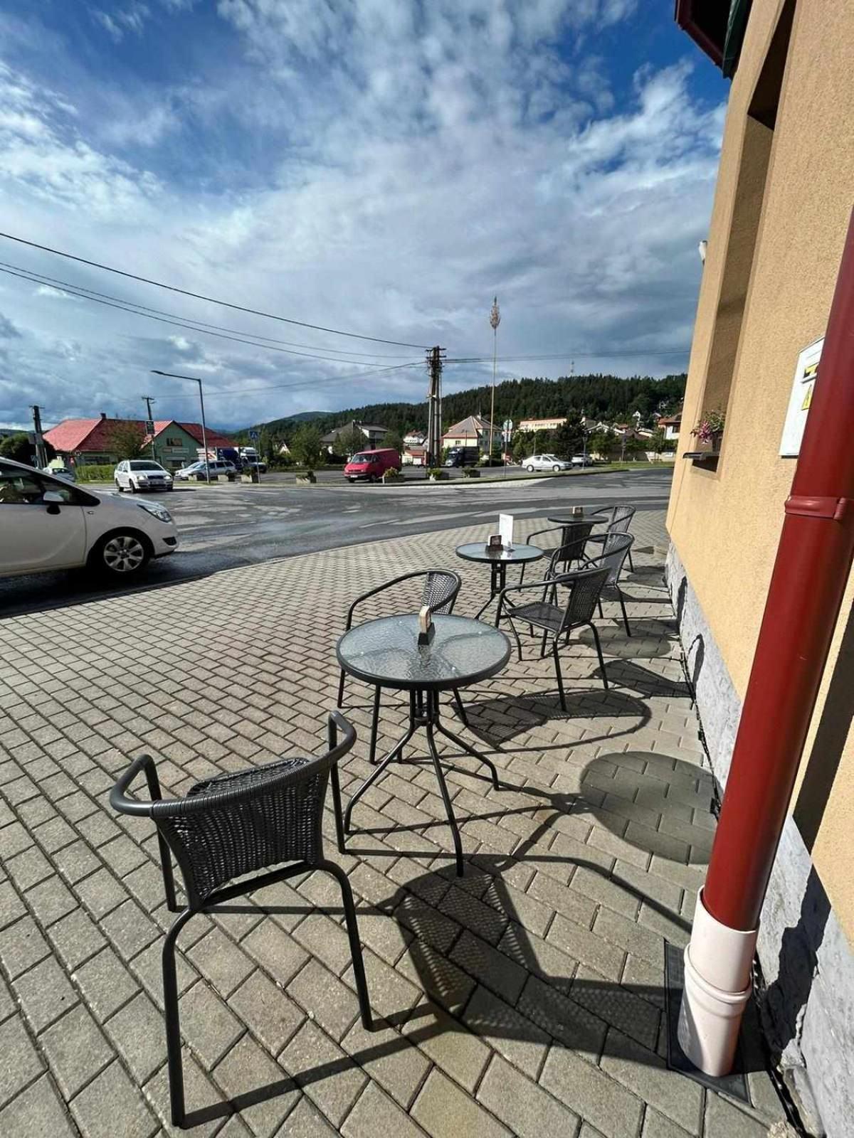 Penzion A Restaurace Na Salasi Hutisko Екстериор снимка