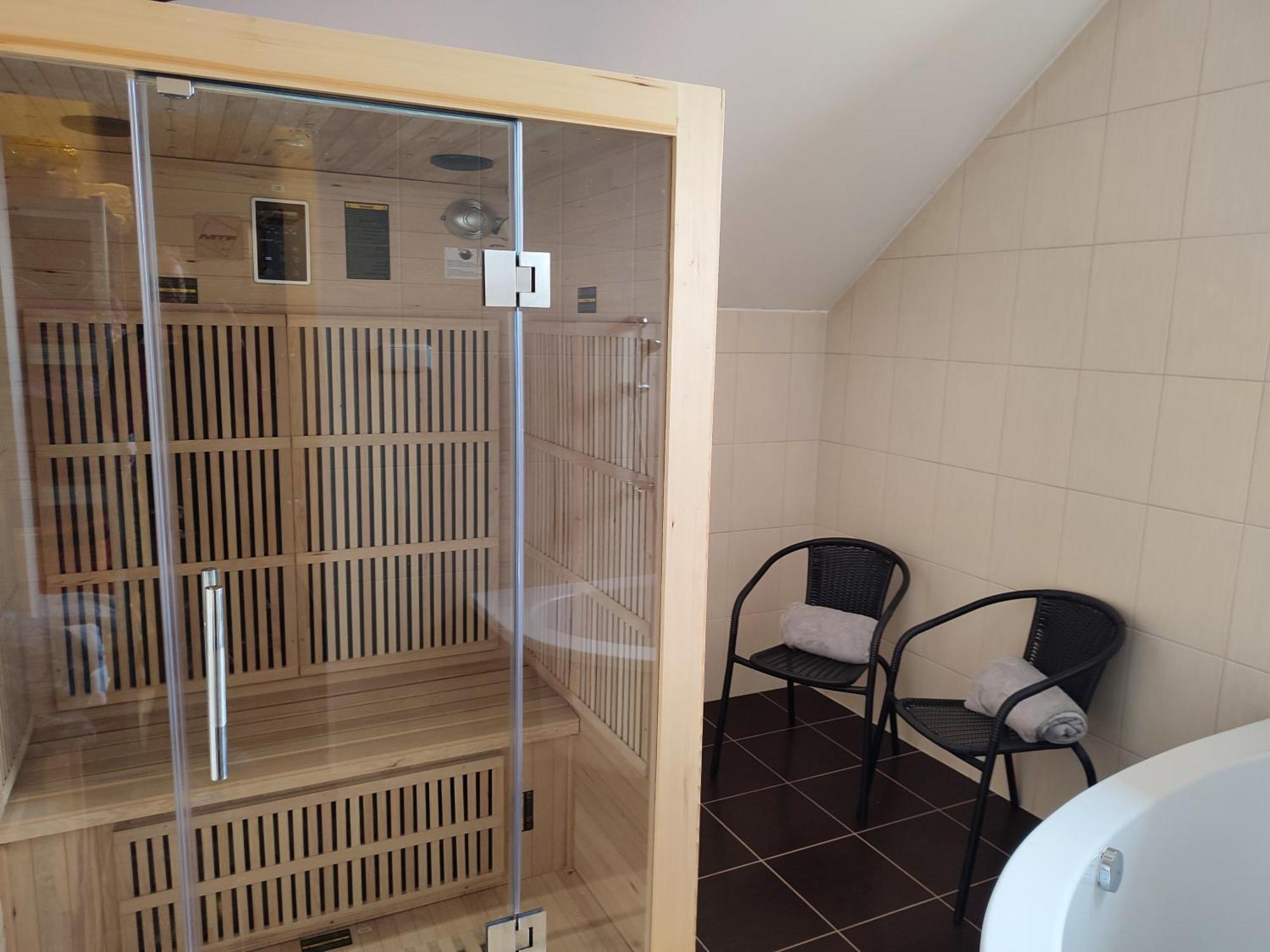 Penzion A Restaurace Na Salasi Hutisko Екстериор снимка